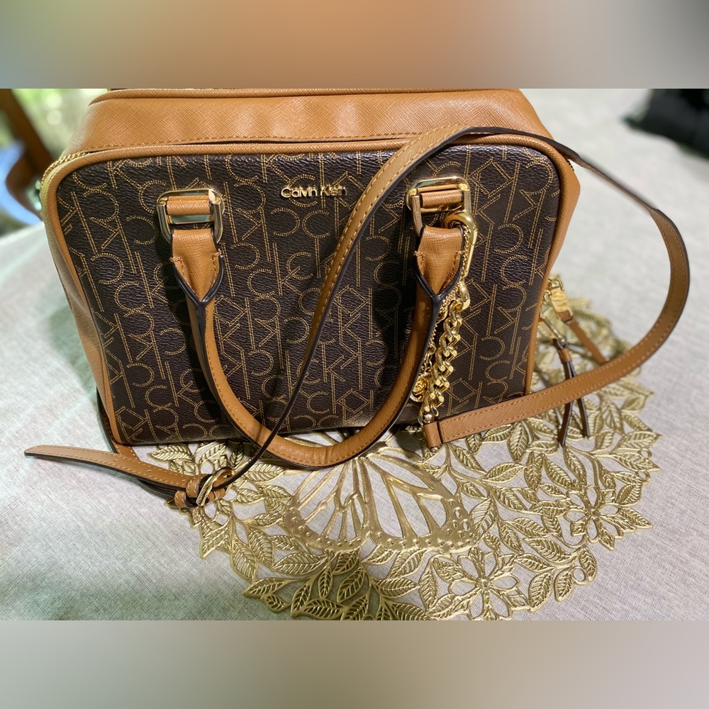 ❤️🥰❤️Calvin Klein Brown & Gold Monogram Shoulder Crossbody Purse W/ CK Charms - Picture 6 of 14